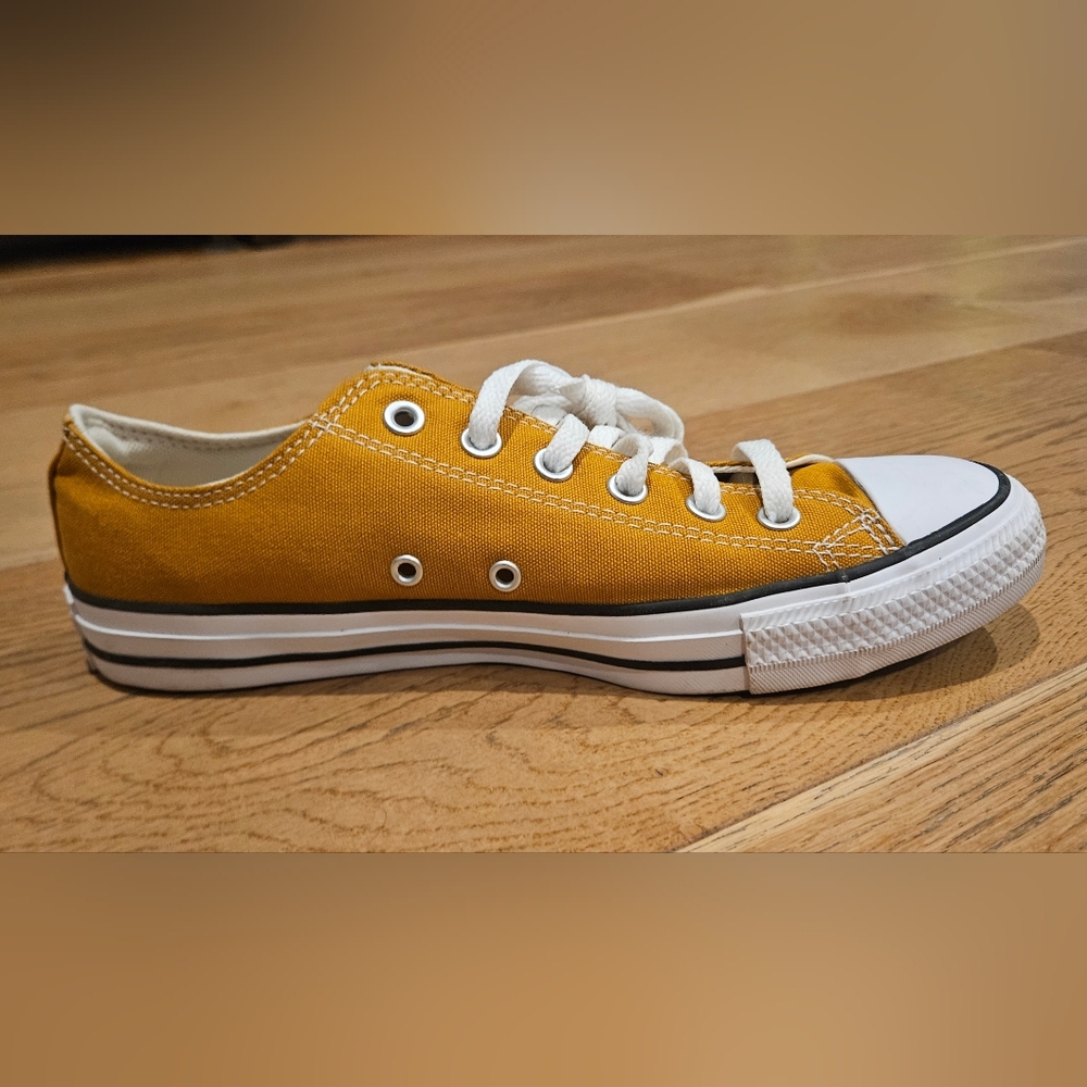 Converse Chuck Taylor All Star Saffron Yellow Sneakers - Unisex Women's 9.5 - Picture 9 of 16